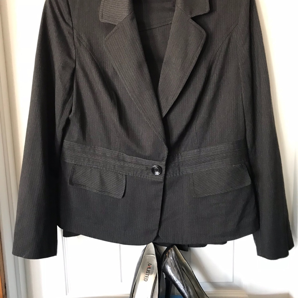 3-piece Business Suit with Heels